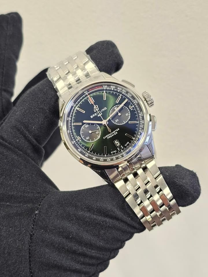 Breitling Premier B01 Chronograph 42 - Green Dial - Steel Bracelet - Box & Papers 2025 - Unworn