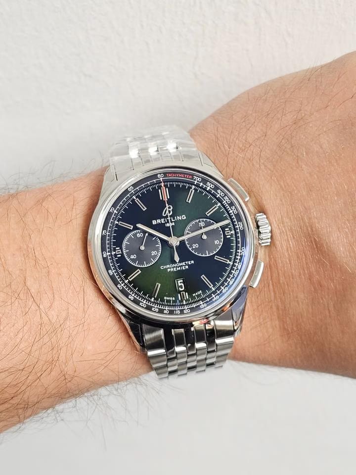 Breitling Premier B01 Chronograph 42 - Green Dial - Steel Bracelet - Box & Papers 2025 - Unworn