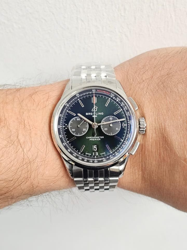 Breitling Premier B01 Chronograph 42 - Green Dial - Steel Bracelet - Box & Papers 2025 - Unworn