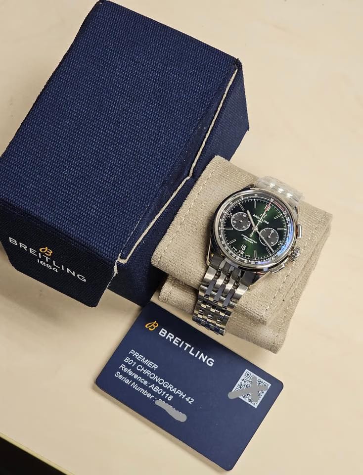 Breitling Premier B01 Chronograph 42 - Green Dial - Steel Bracelet - Box & Papers 2025 - Unworn