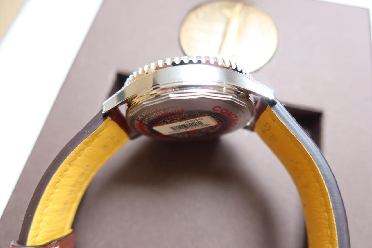 Breitling Navitimer 01 46 DC-3 Chronograph automatique Edition limitée 1/500. set complet neuf jamais portée