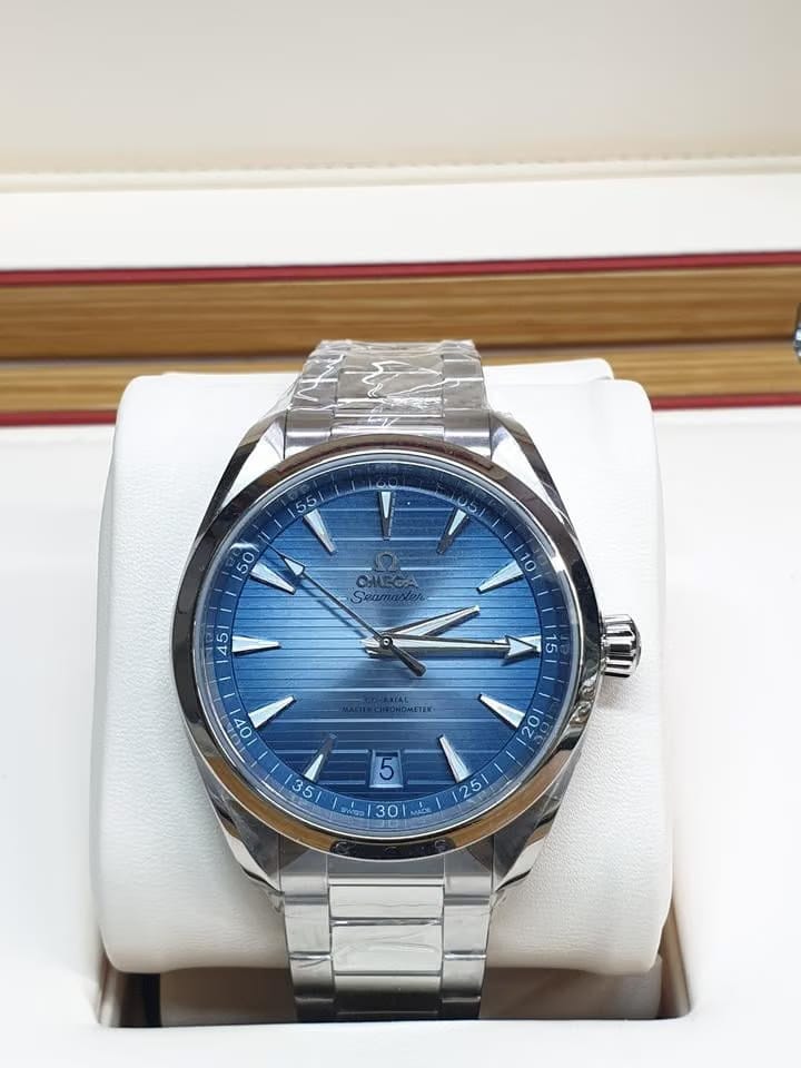 Omega Seamaster Aqua Terra150m Co-axial Master Chronometer Aqua Full set with blue strap and extra steel bracelet
