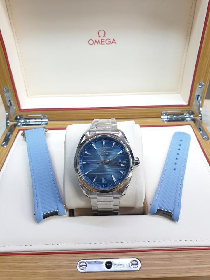 Omega Seamaster Aqua Terra150m Co-axial Master Chronometer Aqua Full set with blue strap and extra steel bracelet
