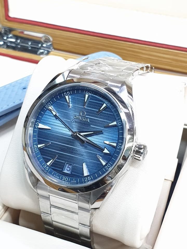 Omega Seamaster Aqua Terra150m Co-axial Master Chronometer Aqua Full set with blue strap and extra steel bracelet