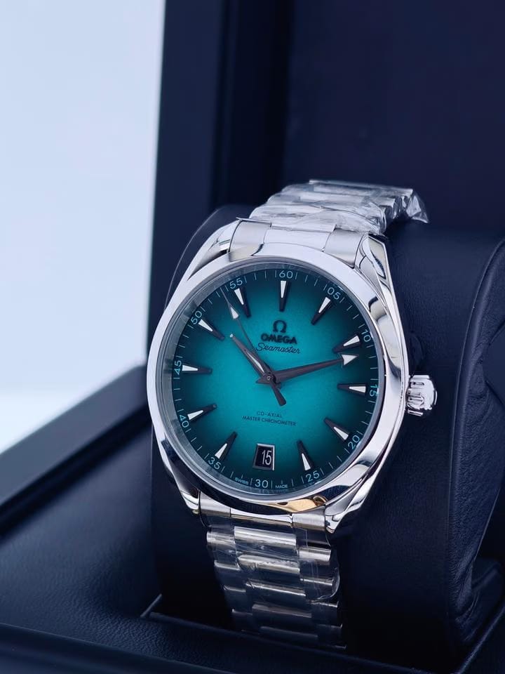 Omega Seamaster Aqua Terra150m 41mm smoky green 5 yrs international warranty