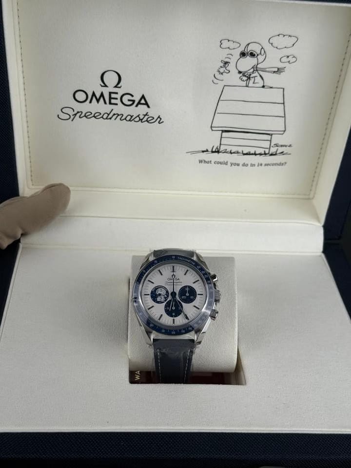 Omega Speedmaster Professional Moonwatch'Silver Snoopy Award'