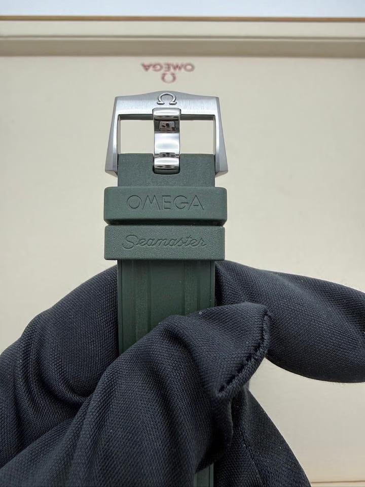 Omega Seamaster Diver 300 MMaster Chronometer Full set unworn 2026 Green Rubber