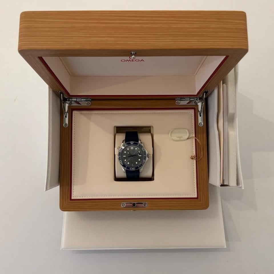 Omega Seamaster Diver 300 MFullset I New/Unworn I LC Europe I Partly Stickered