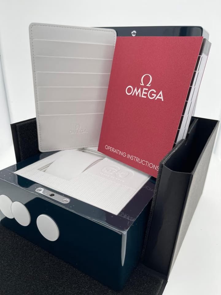 Omega Seamaster Diver 300 Mbasel one Seamaster Diver 300 M James Bond 007 60th Anniversary milan strap 5 years international warranty