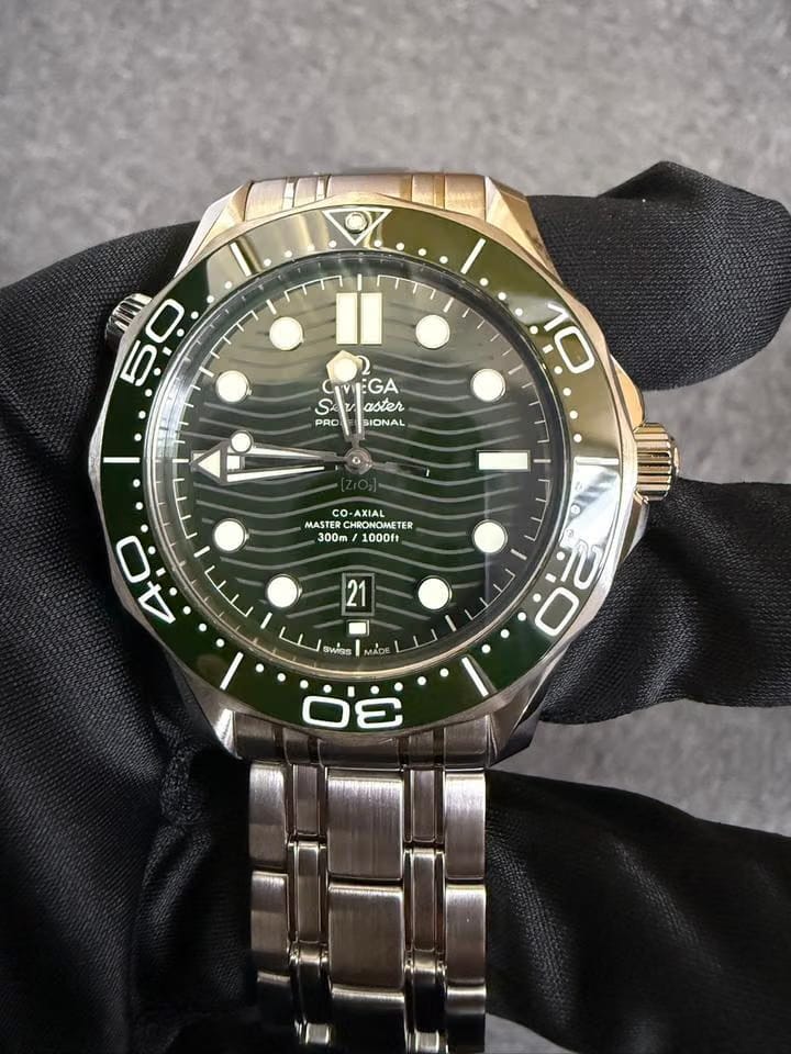 Omega Seamaster Diver 300 MBNIB full set 2026 Green Diver bracelet