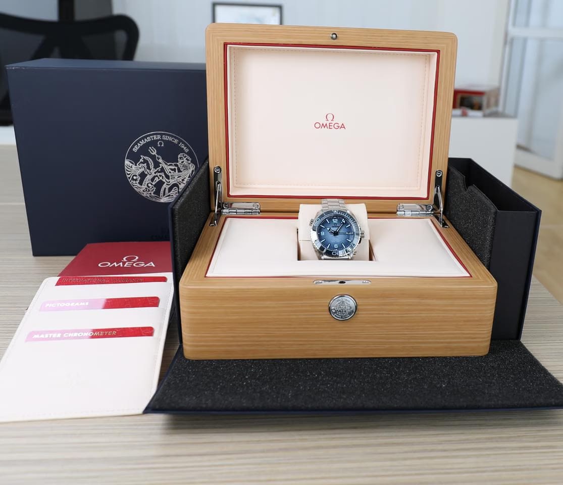 Omega Seamaster Planet Ocean Planet Ocean - Summer Blue - 75th Anniversary - 39.5mm Unworn - Full Set