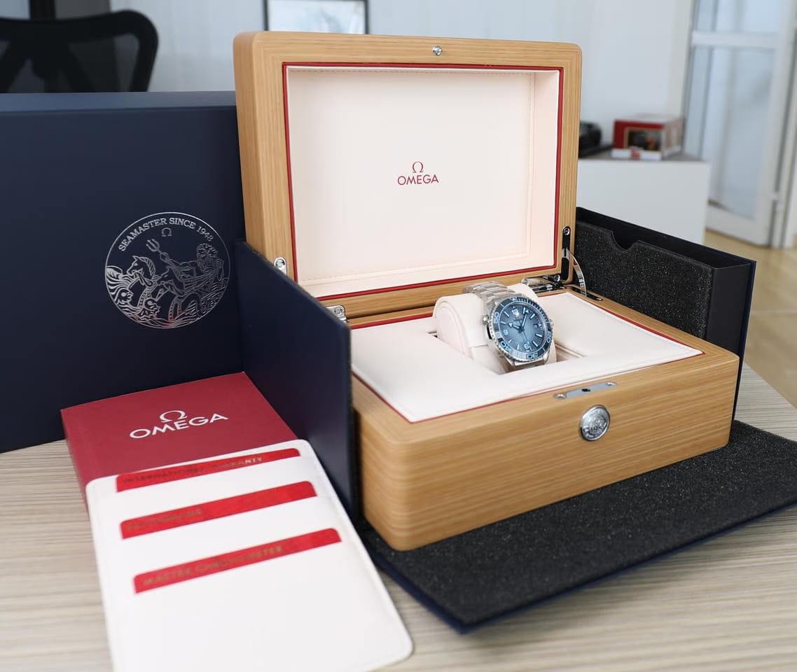 Omega Seamaster Planet Ocean Planet Ocean - Summer Blue - 75th Anniversary - 39.5mm Unworn - Full Set