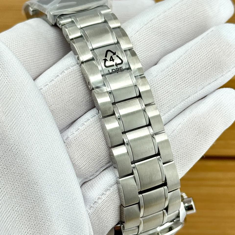Omega Speedmaster Racing Unworn 2026 / 326.30.40.50.01.001