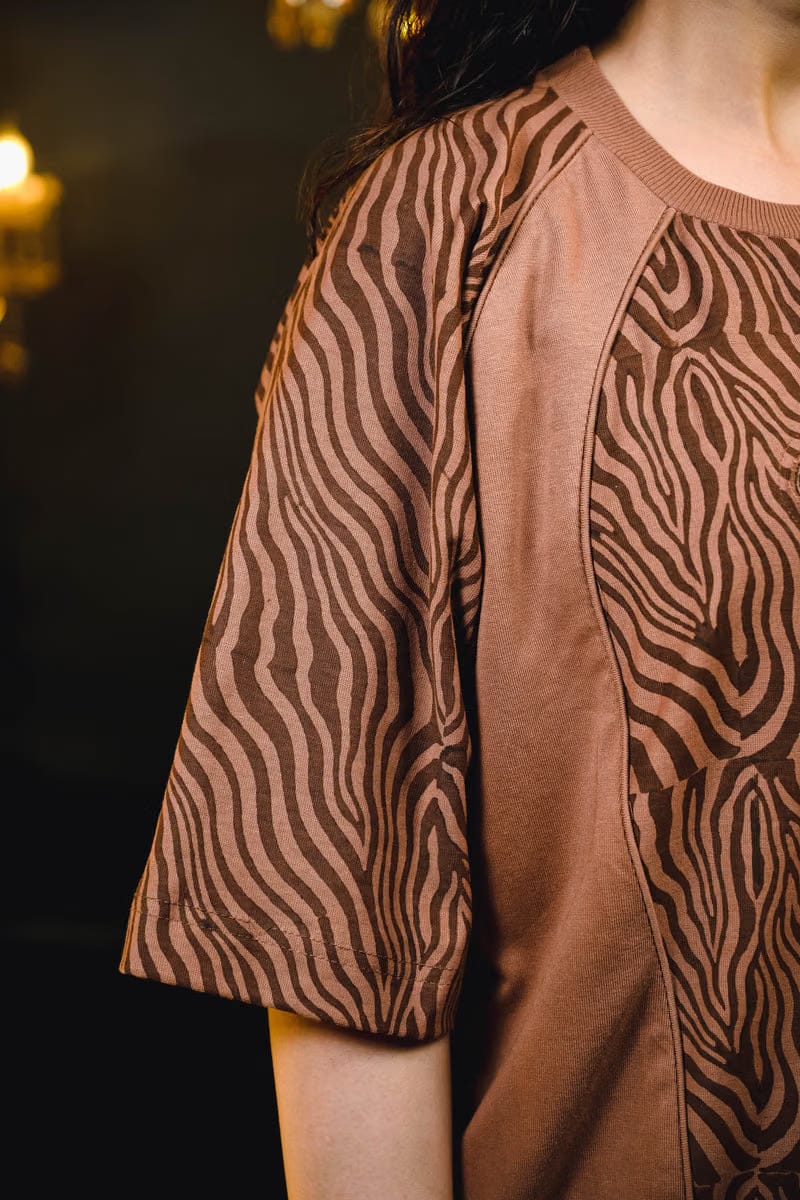 EZBRA TEE: WHISKEY [UNISEX]