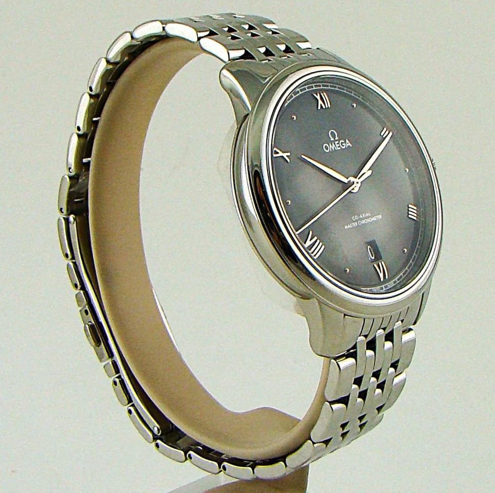 Omega De Ville Prestige Black Dial 40mm New. Complete set. Omega Warranty.