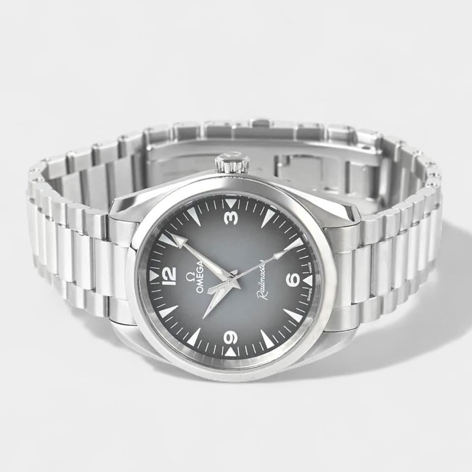 Omega Seamaster Railmaster Co-Axial Master Chronometer Automatic / Steel / 38 mm / Box&Papers / 235.10.38.20.06.001