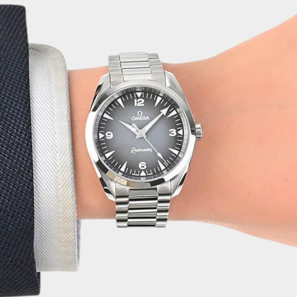 Omega Seamaster Railmaster Co-Axial Master Chronometer Automatic / Steel / 38 mm / Box&Papers / 235.10.38.20.06.001