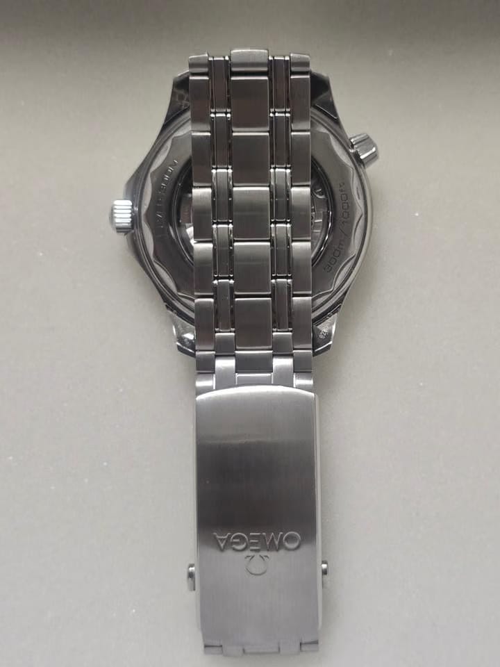 Omega Seamaster Diver 300 MJames bond sea Master. 2 year Omega warranty. Pristine