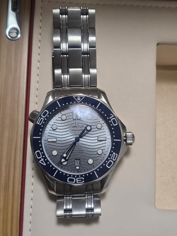 Omega Seamaster Diver 300 MJames bond sea Master. 2 year Omega warranty. Pristine