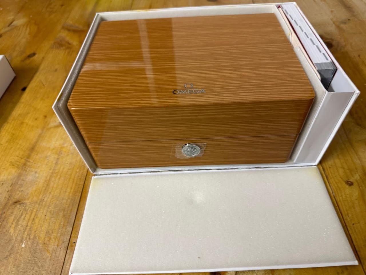 Omega Seamaster Planet Ocean232.33.38.20.01.002