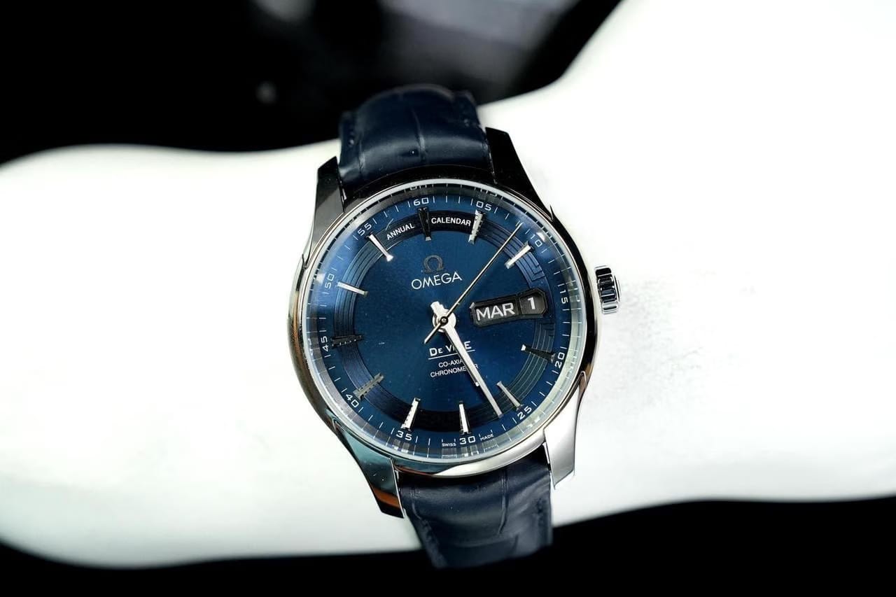 Omega De Ville Hour Vision Annual Calendar 431.33.41.22.03.001 BC
