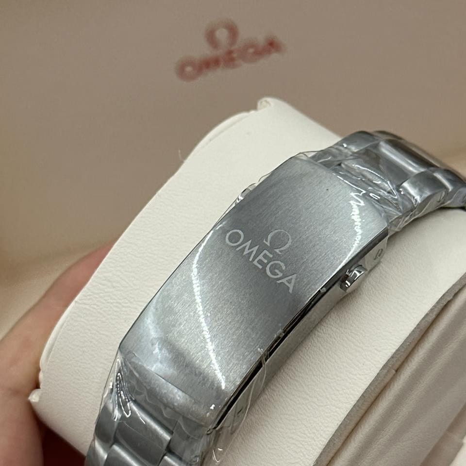 Omega Seamaster Planet Ocean215.30.44.21.03.001