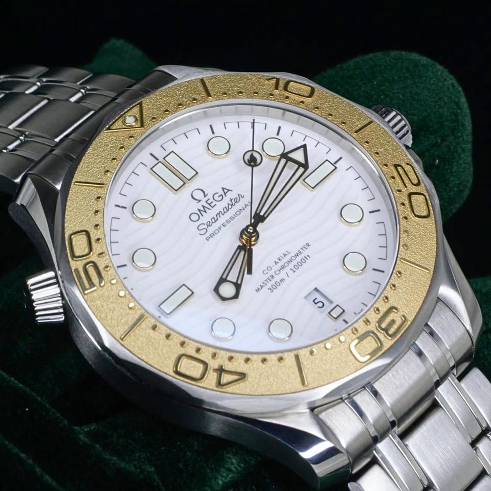 Omega Seamaster MINT FULL SET Seamaster “Paris Olympics” Special Edition White Dial 522.21.42.20.04.001