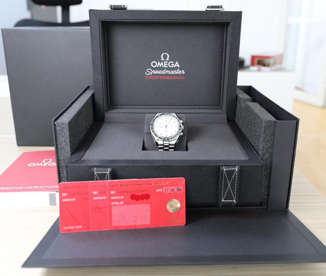Omega Speedmaster Professional Moonwatch42mm - White Dial Unworn - Full Set