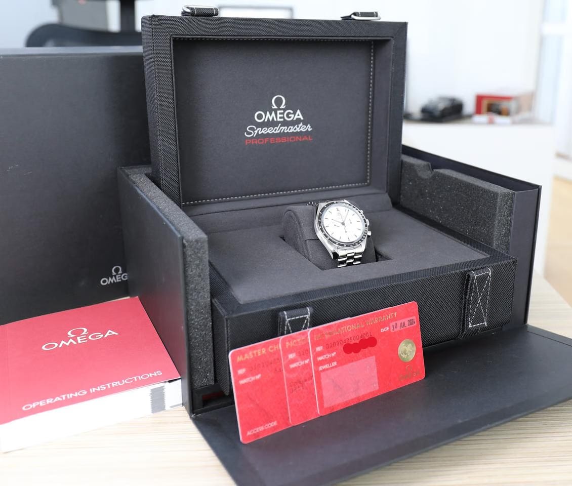 Omega Speedmaster Professional Moonwatch42mm - White Dial Unworn - Full Set
