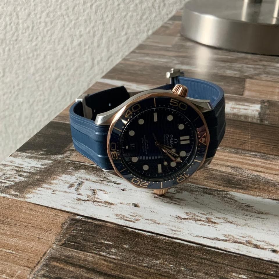 Omega Seamaster Diver 300 M42mm Blue Dial Steel Sedna Gold R