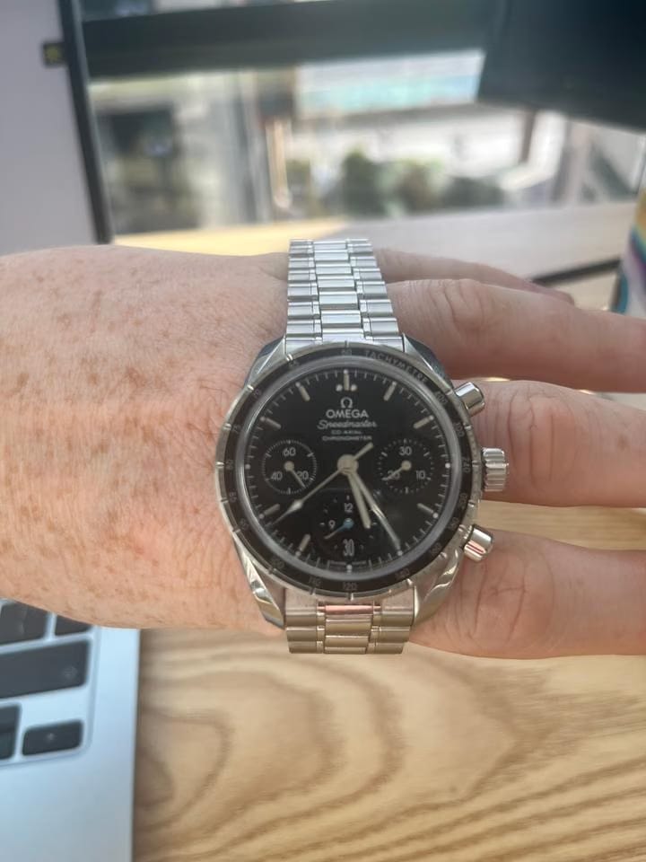 Omega Speedmaster Chronometer Chronograph Automatic Barely worn great condition with box and papers