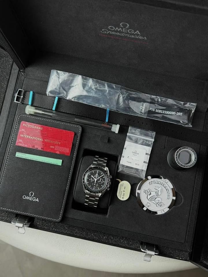Omega Speedmaster Professional Moonwatch Hesalite 311.30.42.30.01.005