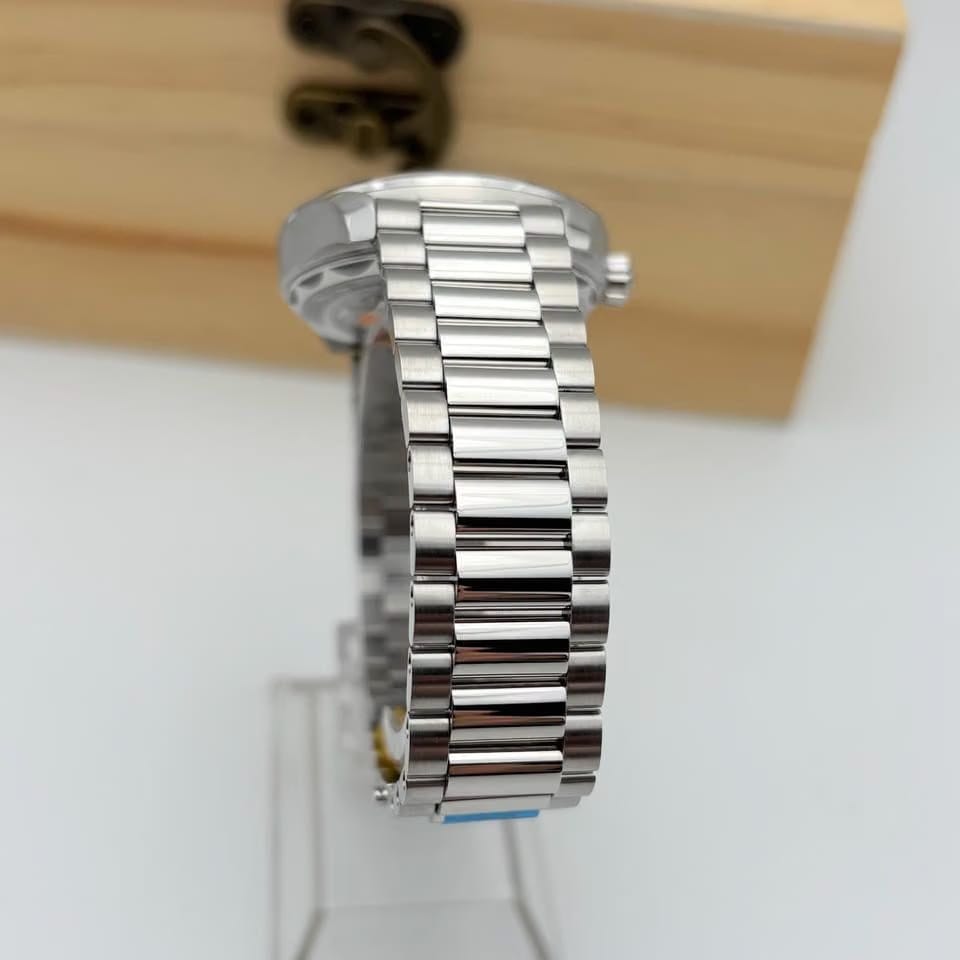 Omega Seamaster Railmaster38mm 235.10.38.20.13.001 38mm Brown Dial Circa 2026 Unworn Full Set