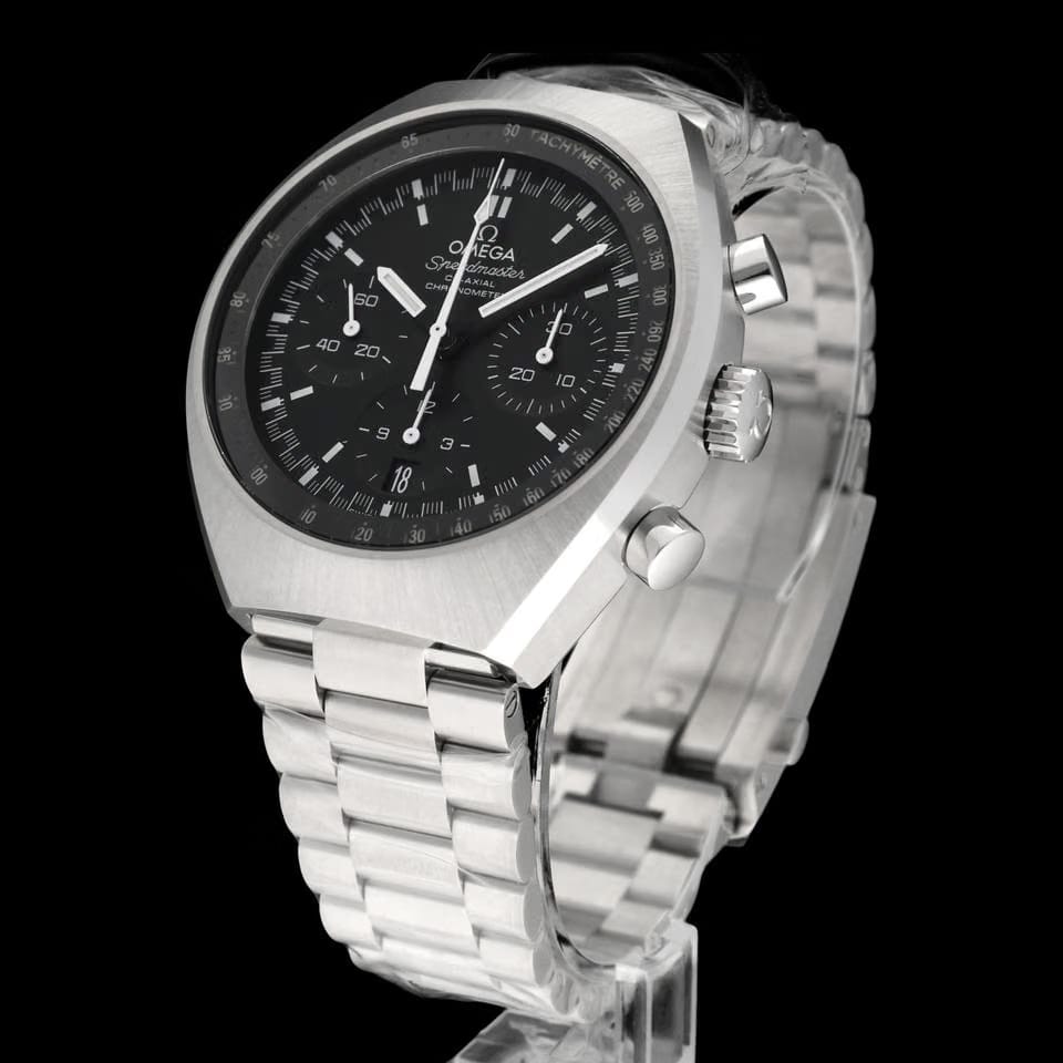 Omega Speedmaster Mark II327.10.43.50.01.001 / BOX & PAPERS / Automatic / 42,4mm / 2025