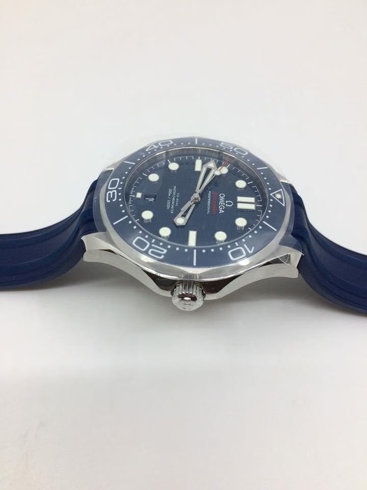 Omega Seamaster Diver 300 M42 mm otomatik saat 210.32.42.20.03.001