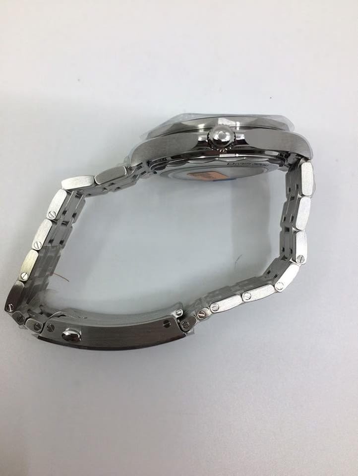 Omega Seamaster Diver 300 M42 mm otomatik saat 210.30.42.20.04.001