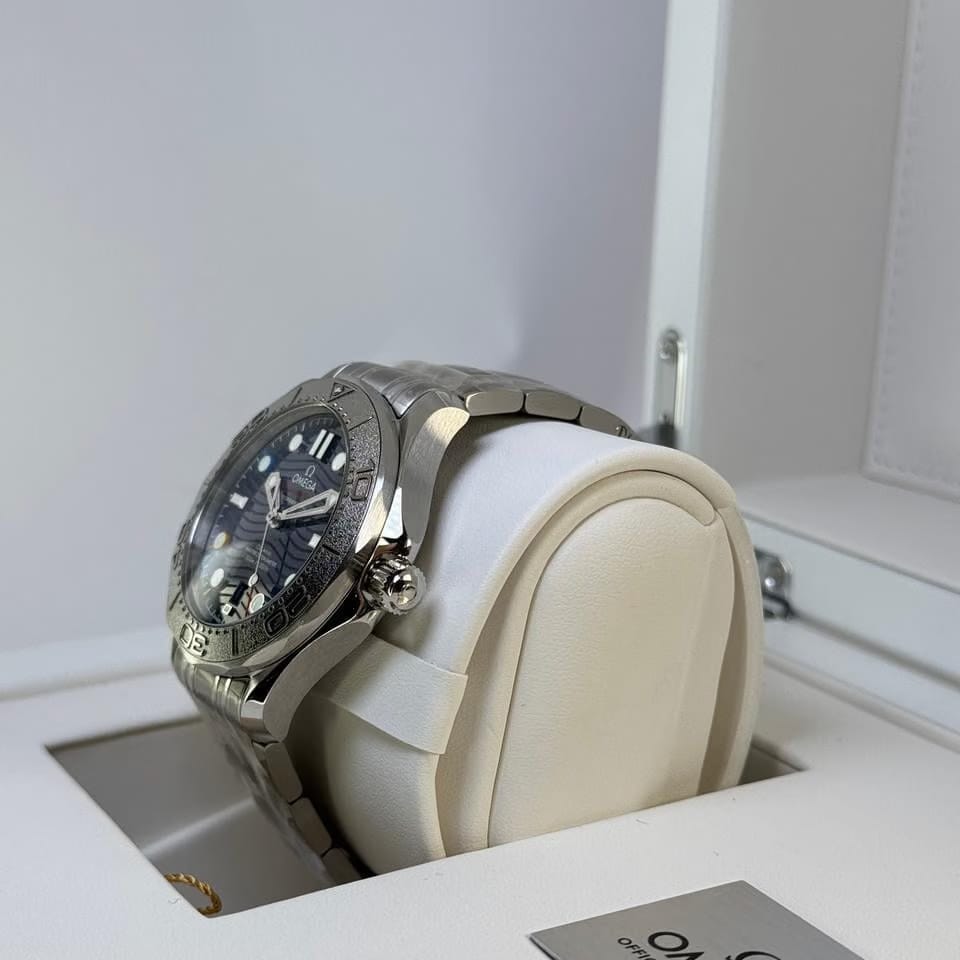Omega Seamaster Diver 300 MCo-Axial Master Chronometer "Beijing 2022" - 522.30.42.20.03.001