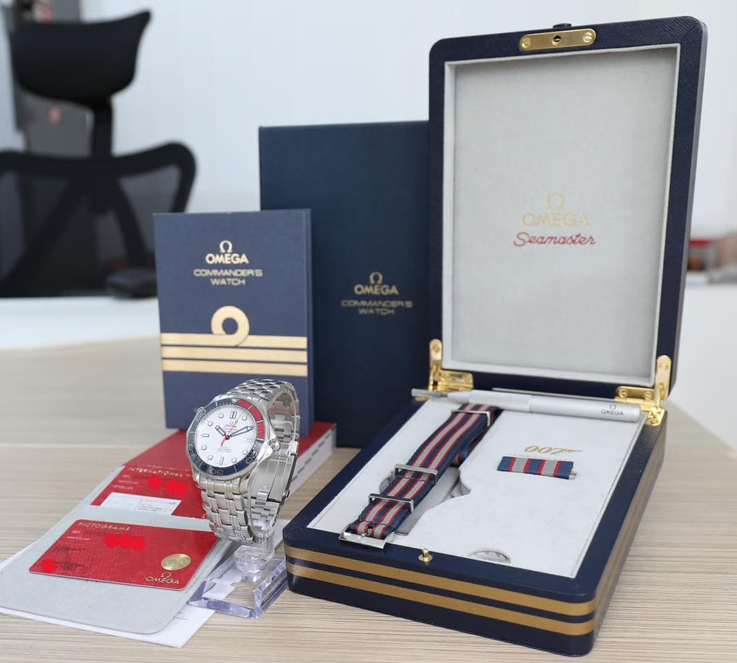 Omega Seamaster Diver 300 MLimited Edition - James Bond - Commander 41mm - Unworn - Full Set