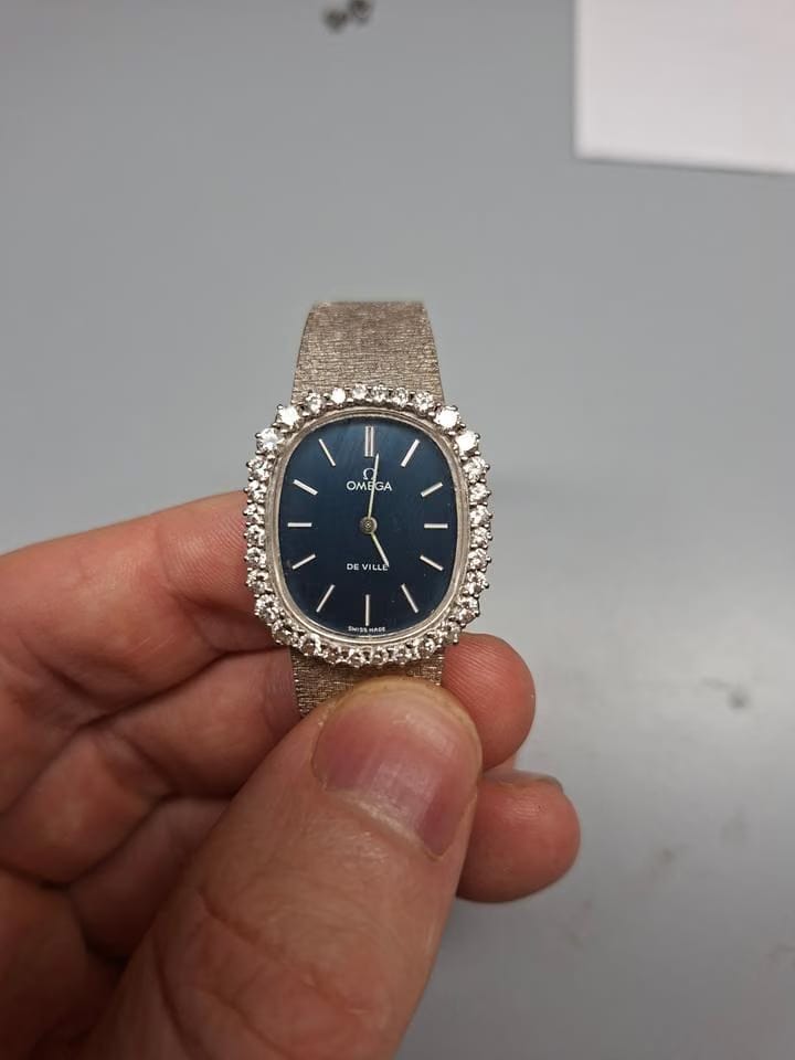 Omega De Ville Co-Axialfemme or blanc cadran bleu diamant