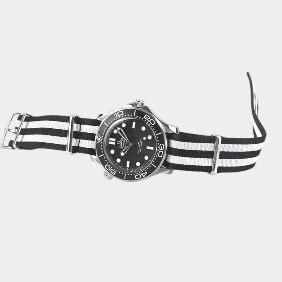 Omega Seamaster Diver 300 MSteel / 42 mm / Box&Papers / 210.32.42.20.01.005