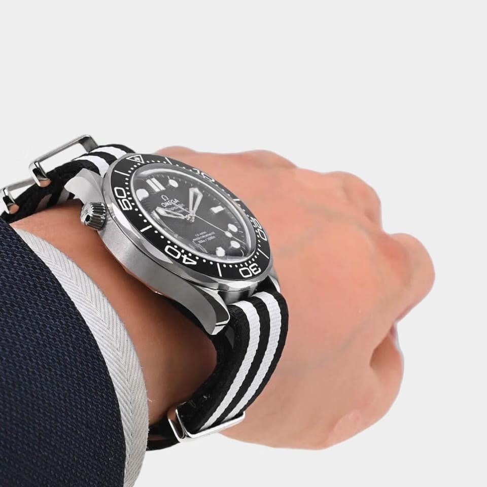 Omega Seamaster Diver 300 MSteel / 42 mm / Box&Papers / 210.32.42.20.01.005