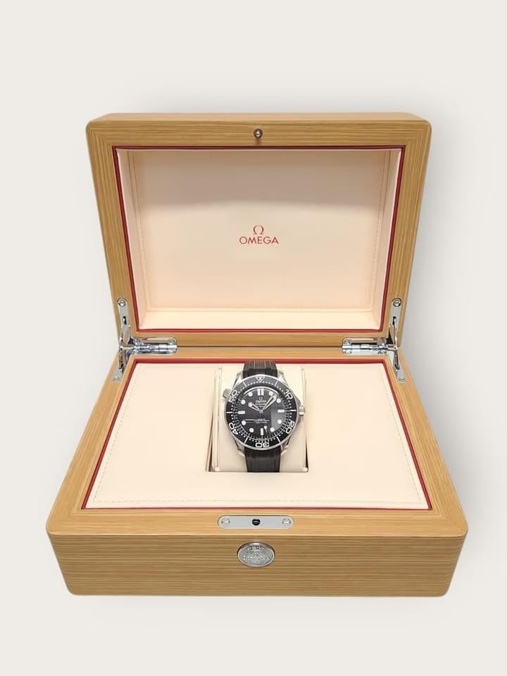Omega Seamaster Diver 300 MBlack Seamaster Diver 300 M Steel and Rubber Strap Watch