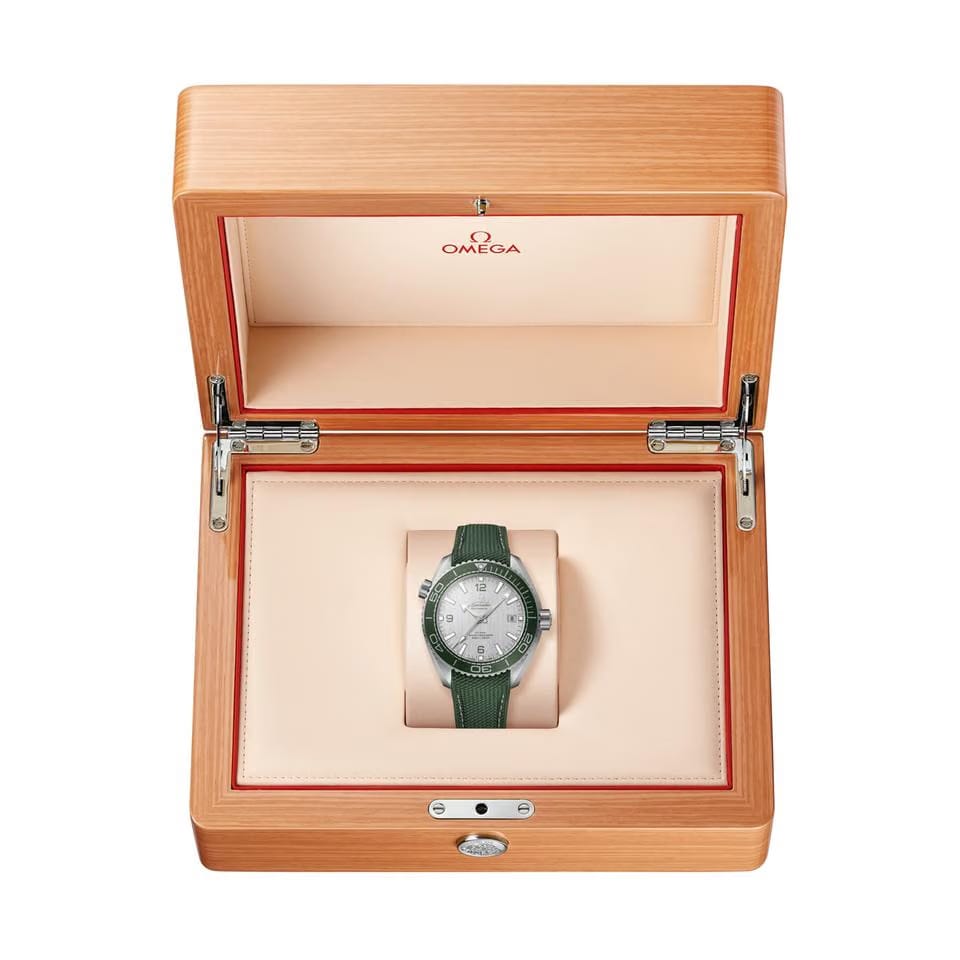 Omega Seamaster Planet Ocean43 mm - 215.32.44.21.06.001