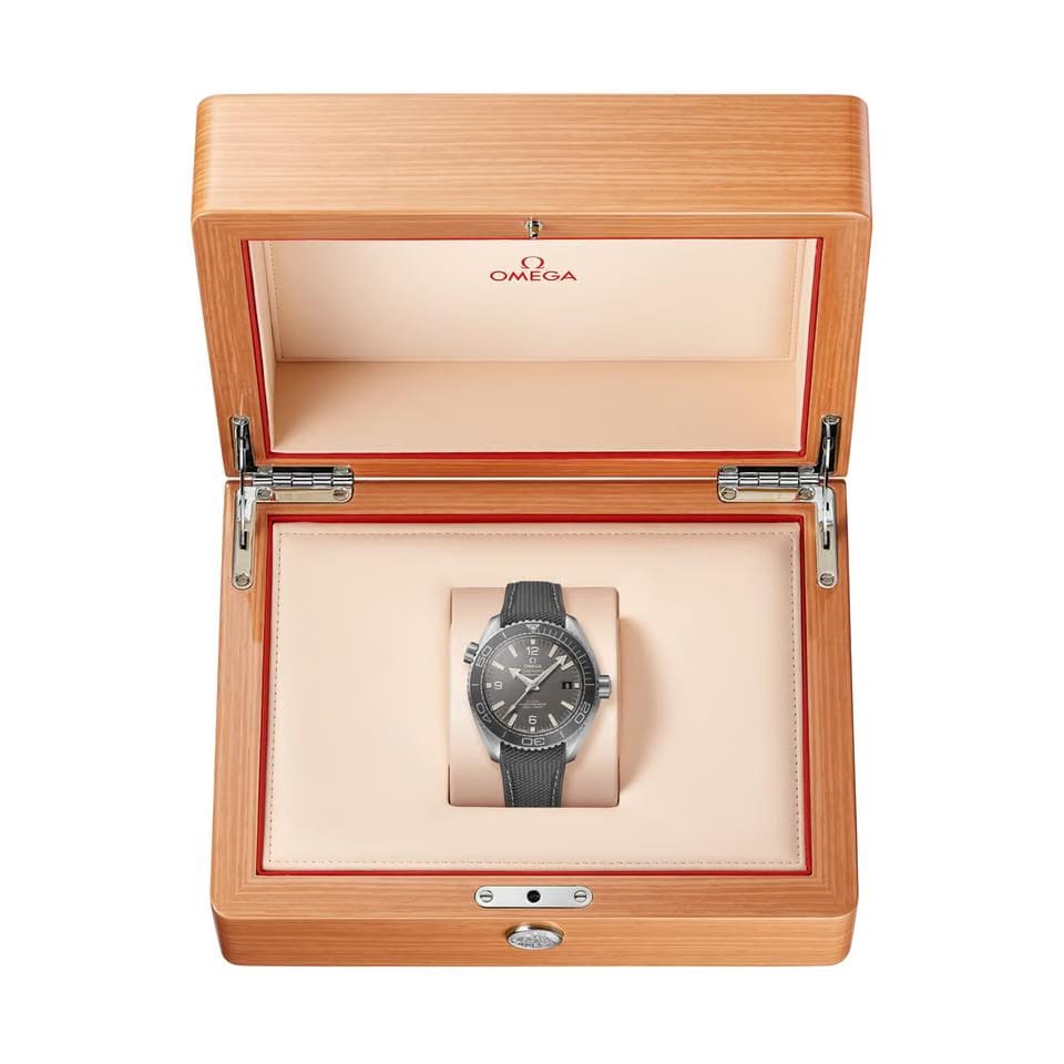 Omega Seamaster Planet Ocean43 mm - 215.32.44.21.01.002