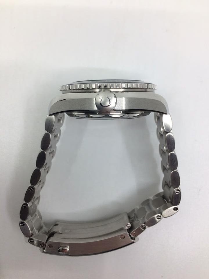 Omega Seamaster Planet Ocean600m 43.5 mm otomatik saat 215.30.44.21.01.001