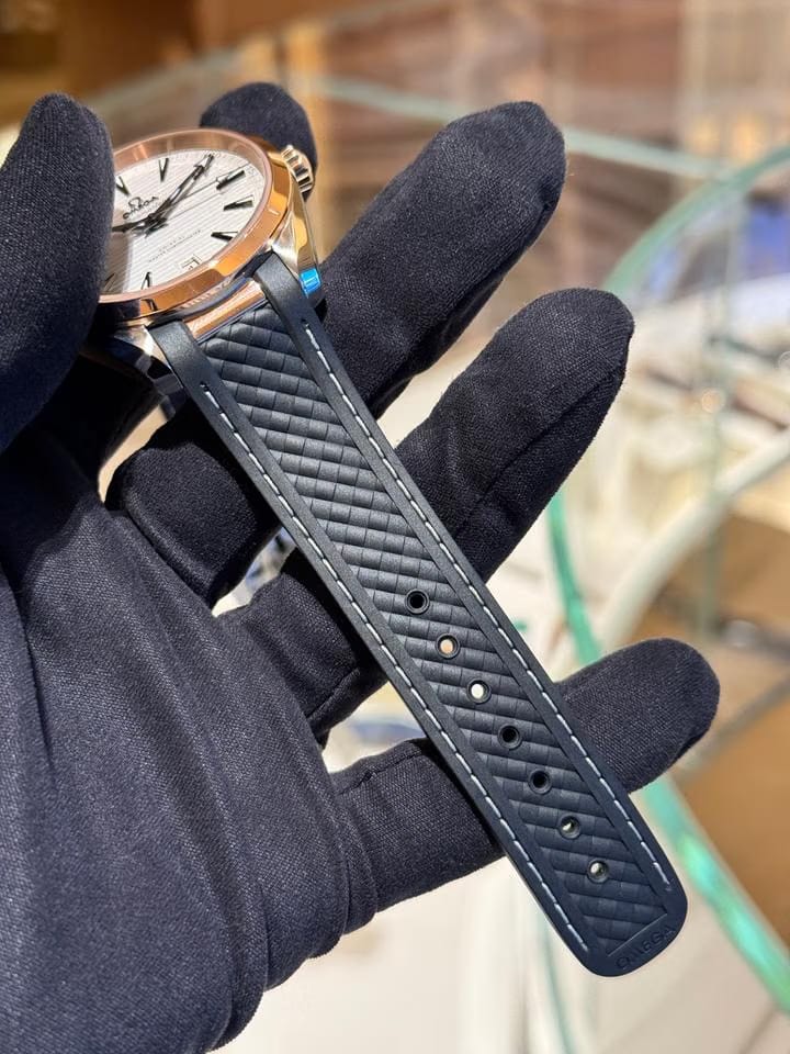 Omega Seamaster Aqua Terra(Original Warranty Dated in FEB 2026)