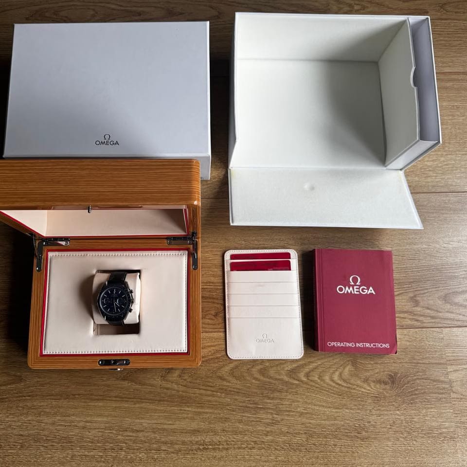 Omega Speedmaster Moonwatch Chronograph