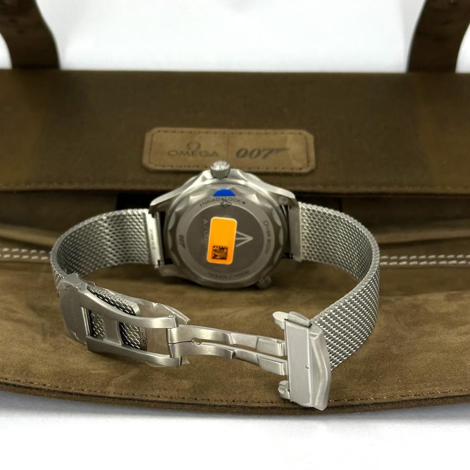 Omega Seamaster Diver 300 MUnworn 2026 007 Edition Seamaster Diver 300 Ref# 210.90.42.20.01.001 box and papers