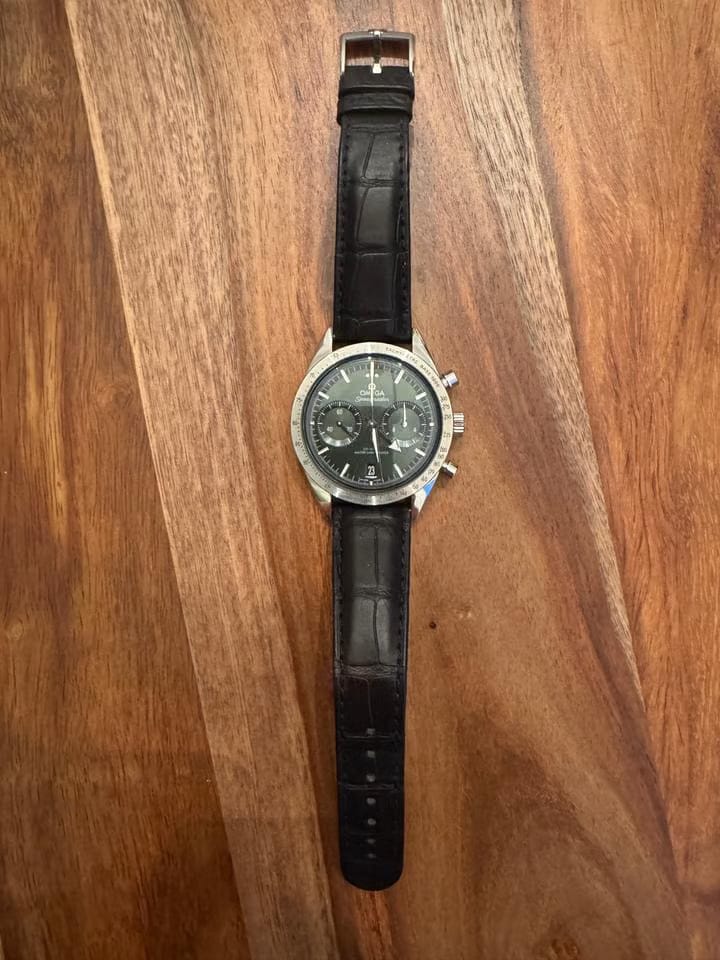 Omega Speedmaster Full Set 2024 – Like New – Green Dial – Extra OEM Strap