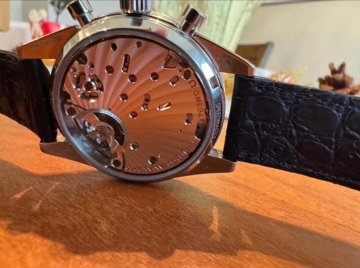 Omega Speedmaster Full Set 2024 – Like New – Green Dial – Extra OEM Strap